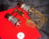 Театральный бинокль OPERA GLASSES XELOR.ru 3x25 серебро с золотым Gold на цепочке-бинокль театральный кселор 3х25 опера глассес